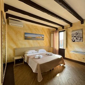 Camera con letto king size